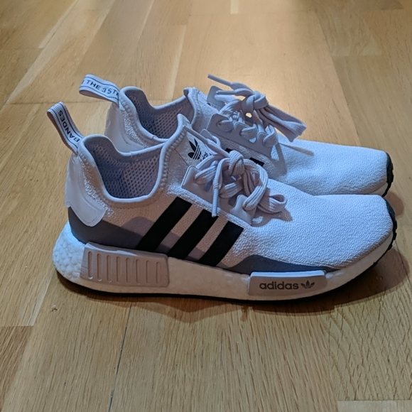 Adidas NMD_R1 Shoes - Picture 4 of 6